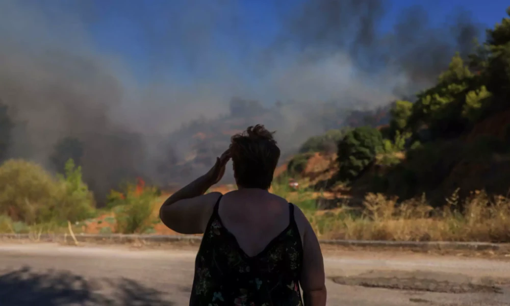 Φωτιές στην Αττική: 649 πολίτες φιλοξενήθηκαν σε 39 ξενοδοχεία στο λεκανοπέδιο